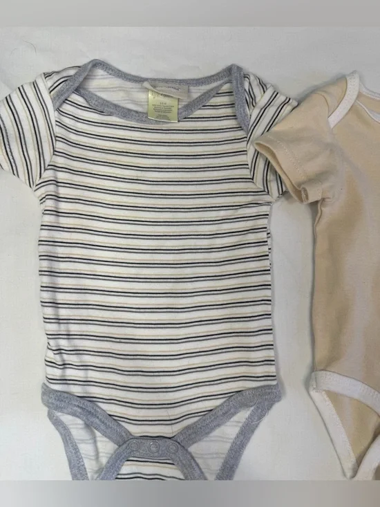 Mixed Pack of 5 Baby Onesies - Assorted Neutral Stripes & Solids | 3-6 Months - Picture 4 of 7